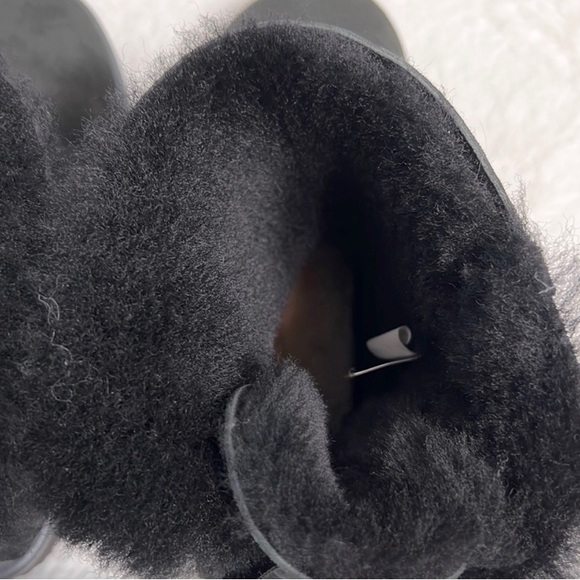 Ugg Mini Bailey Bow II Boot size 9 - Picture 4 of 10